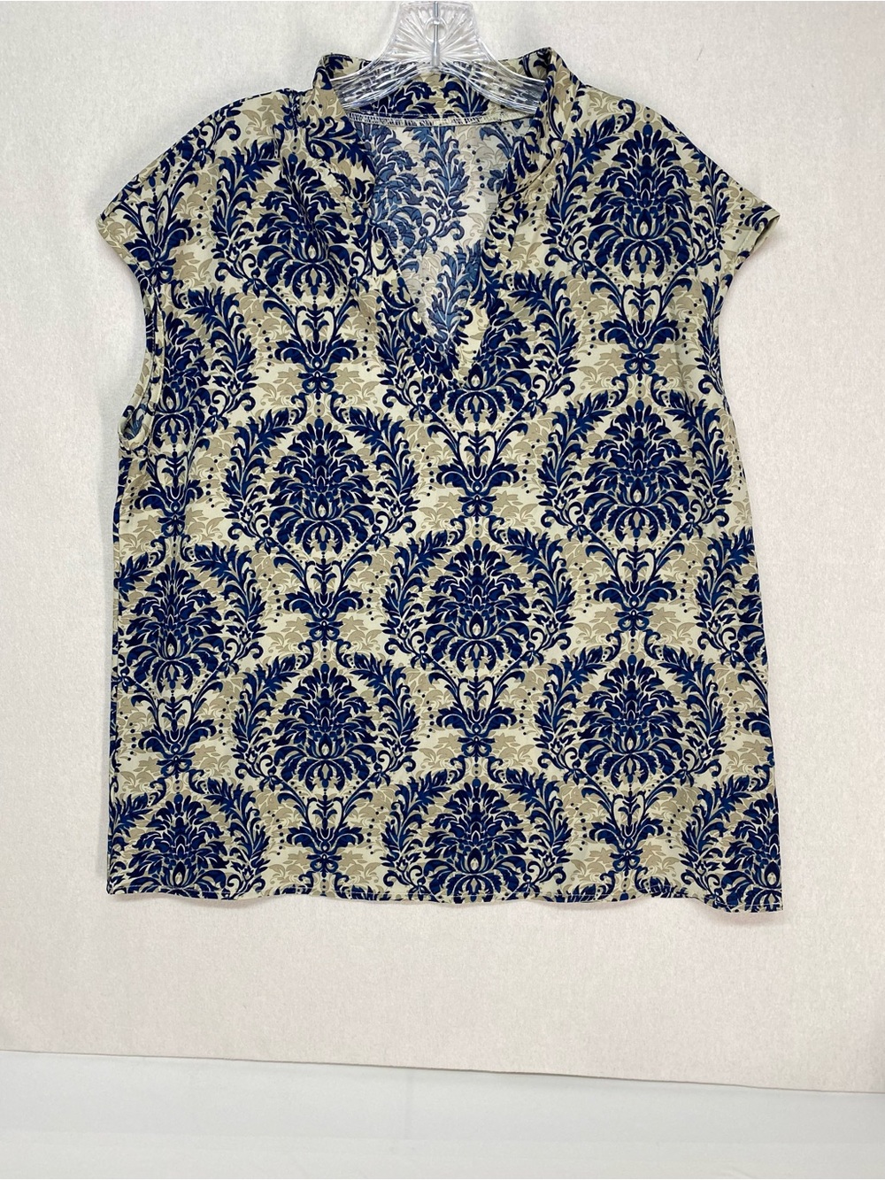 Emery Rose Women's Large V-Neck Damask Print Blouse Blue & Cream Pullover Top